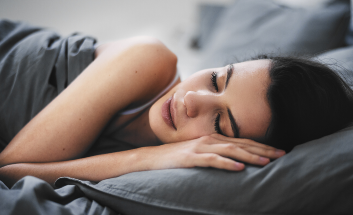 Comment l’ASMR est devenu mon remède pour mieux dormir