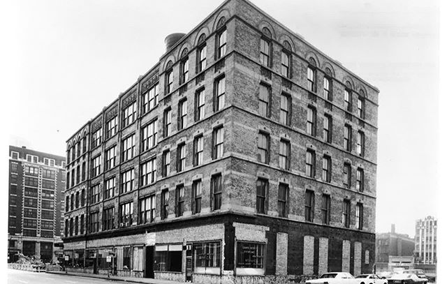 Frank Lloyd Wright [Célèbre et autodidacte]