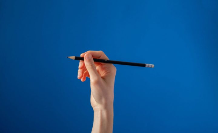 célèbre et autodidacte